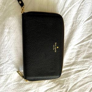 Kate Spade clutch wallet